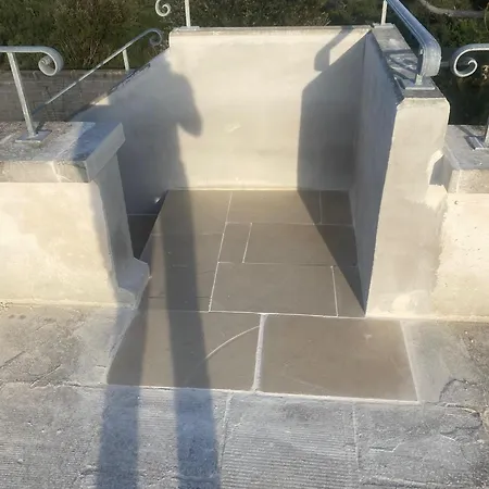Dimora Del Sole بيت للعطل *