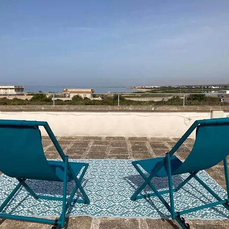 Dimora Del Sole بيت للعطل *